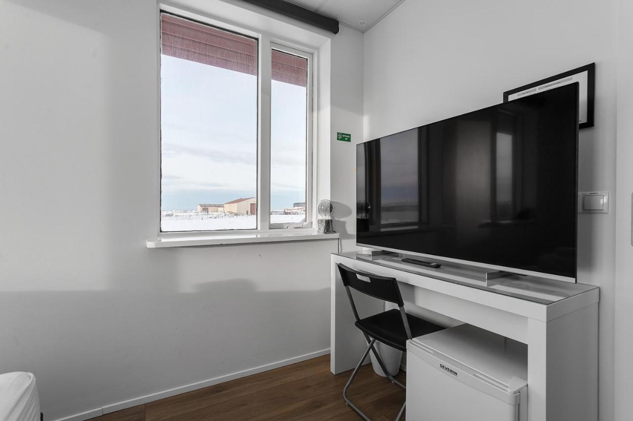 Bank Guesthouse By Kef Airport ケプラヴィーク エクステリア 写真