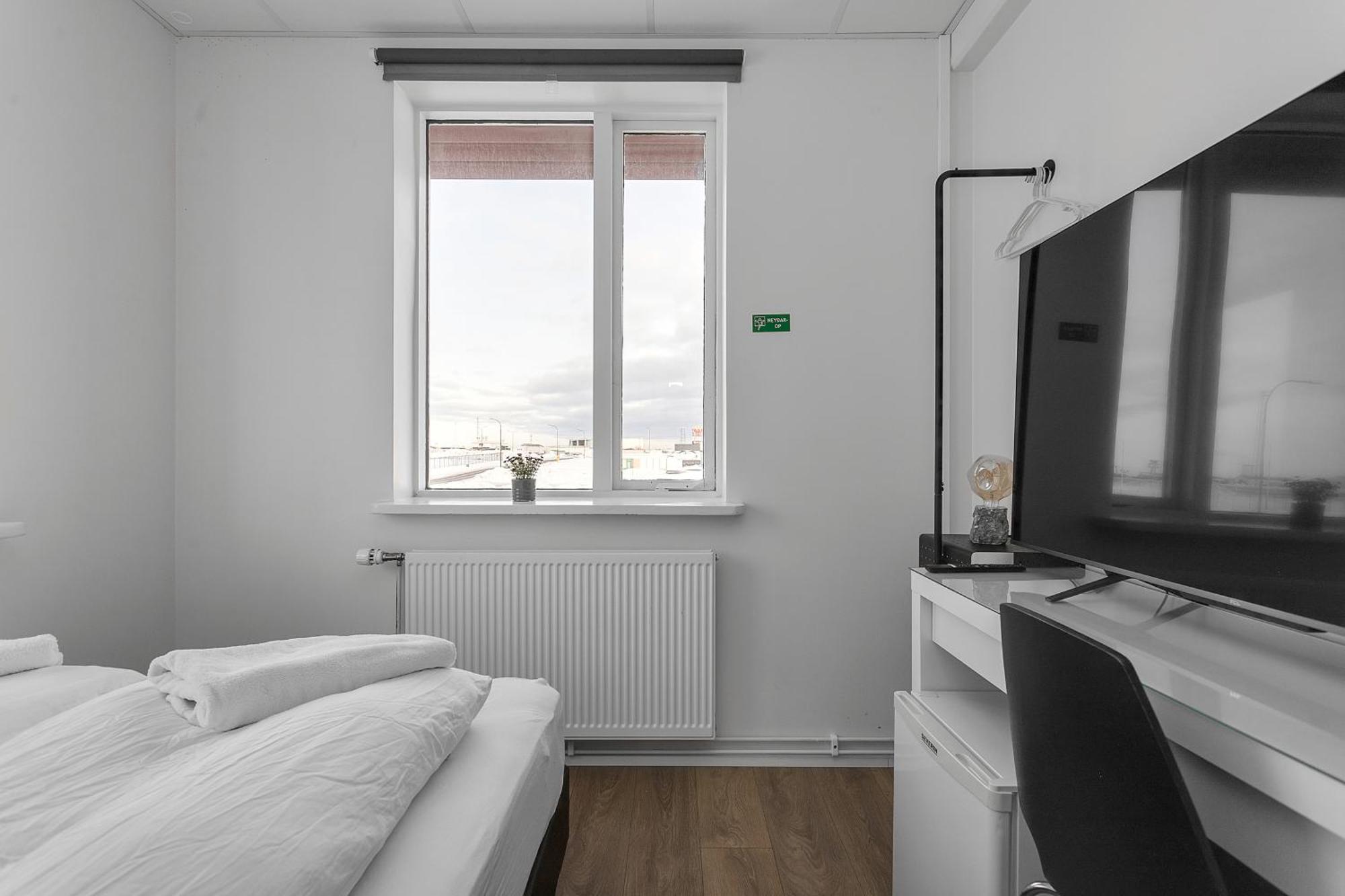 Bank Guesthouse By Kef Airport ケプラヴィーク エクステリア 写真